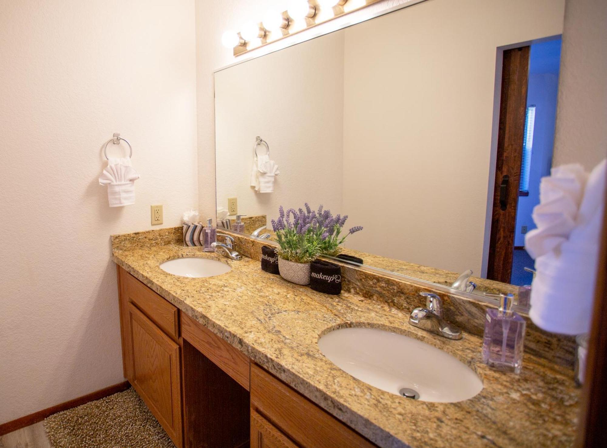 Awe Inspiring Red Rock Views With Hot Tub! * Sedona