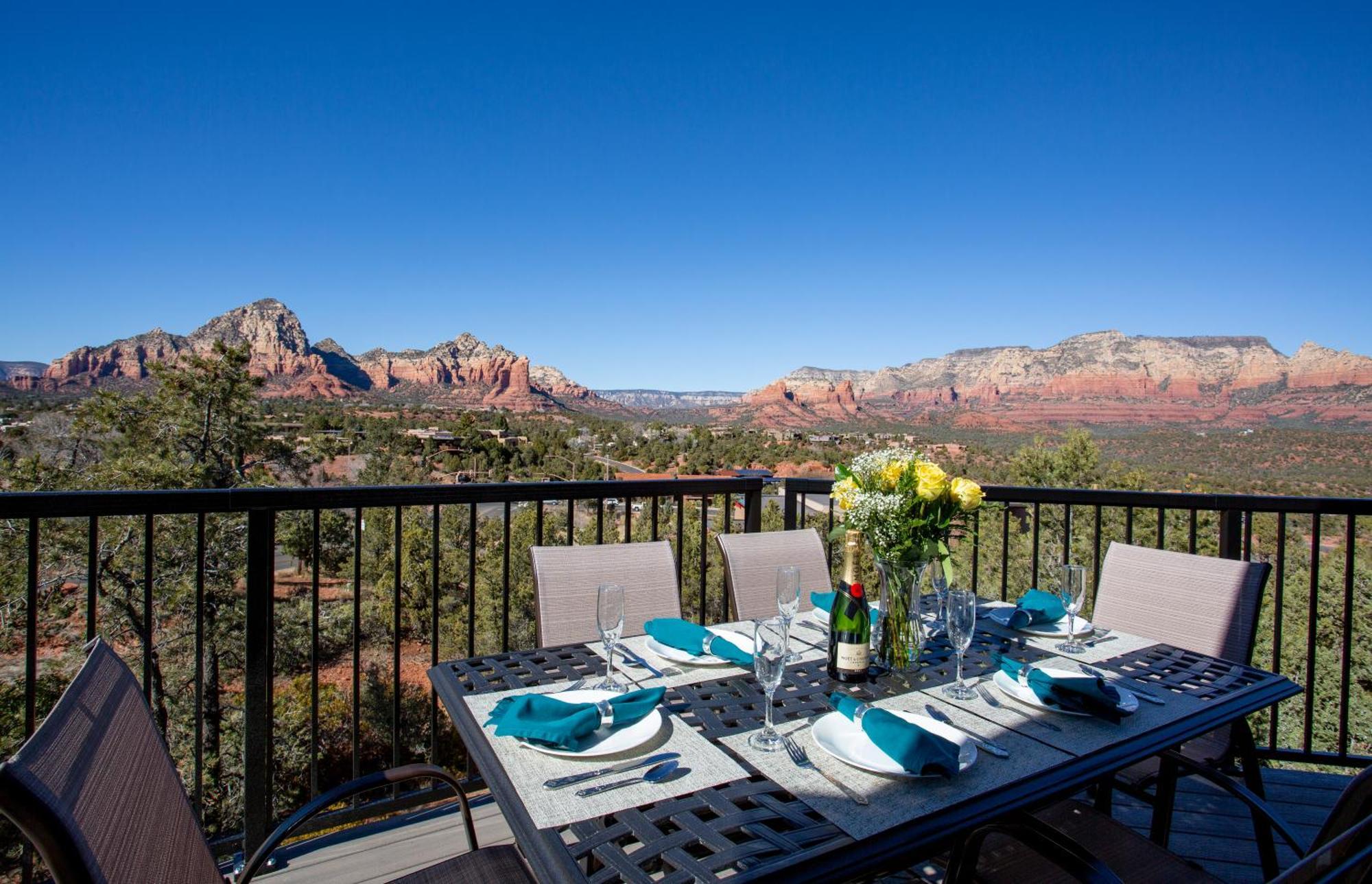 Awe Inspiring Red Rock Views With Hot Tub!