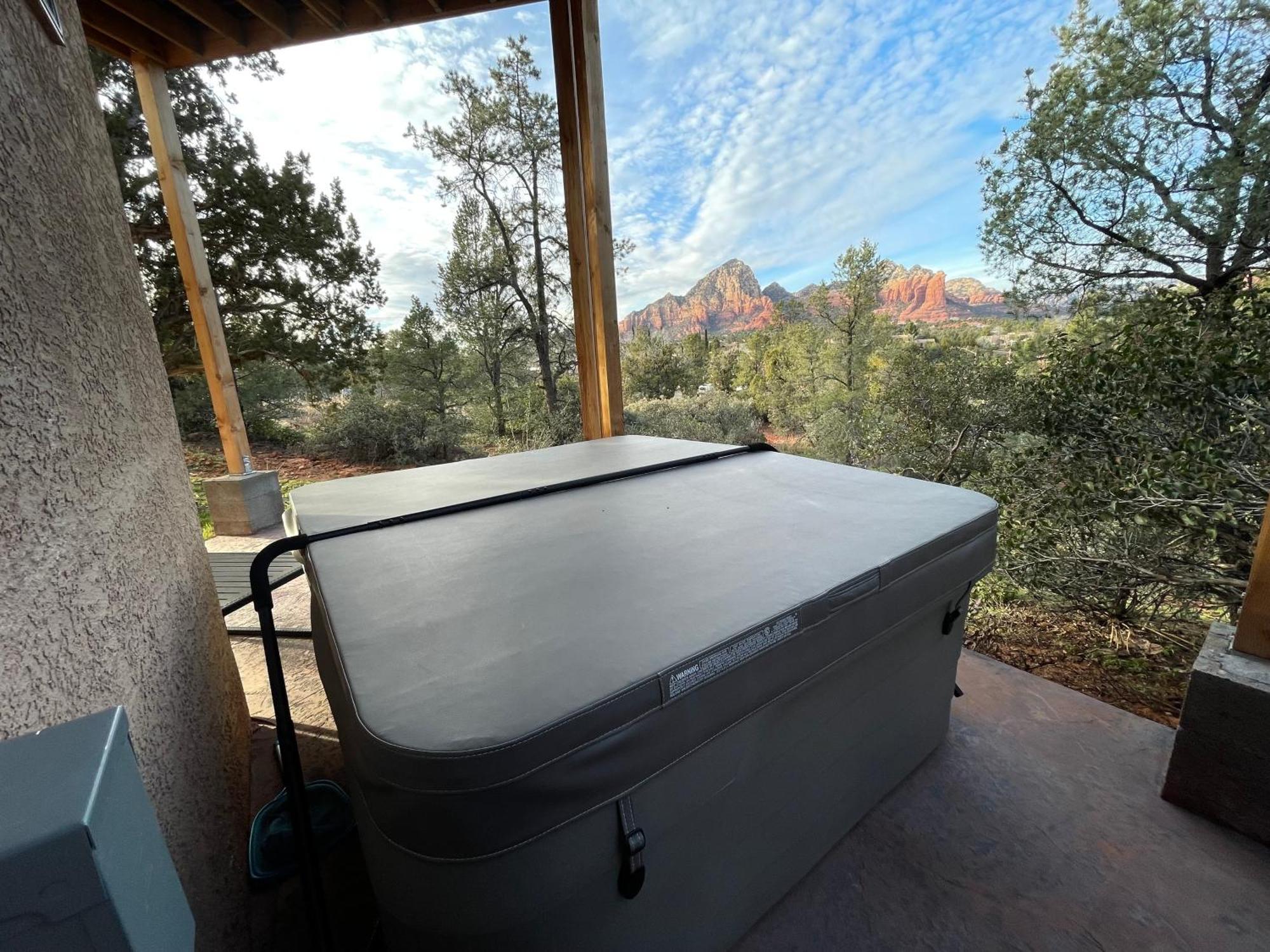 Holiday home Awe Inspiring Red Rock Views With Hot Tub!